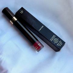 Tom Ford Lip Lacquer Liquid Matte Velvet 06 Fetishist - Gorgeous Deep raspberry plum berry red shade with a luxe soft velvet matte Finish 2.7 ml Full Size