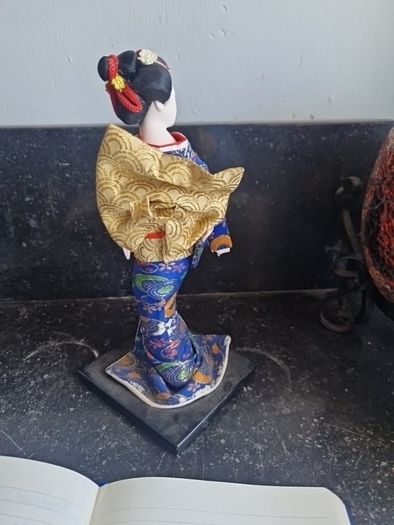 Geisha doll
