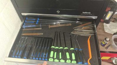 Picks, trim and chisel set