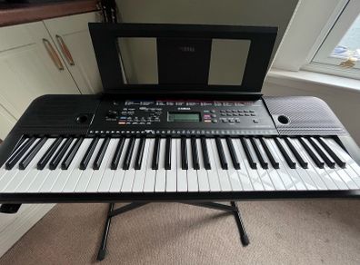 Yamaha PSR E263 Beginners Keyboard