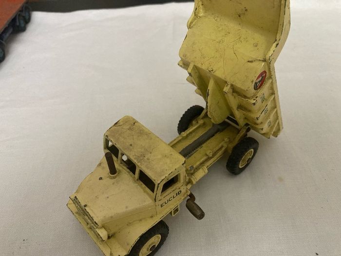 Dinky 965. Euclid rear dump truck. Great paintwork.