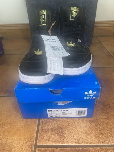Adidas Trainers Hightop Adidas Original size 6.5 runners brand new