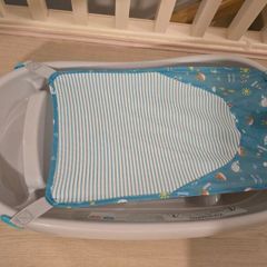 bath tub suitable from newborn