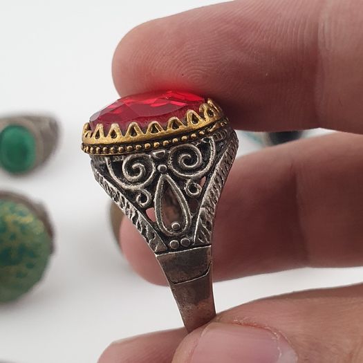 15 Mixed Vintage Rings Antique Style Brass Glass & Stone Collectible Ring Lot
