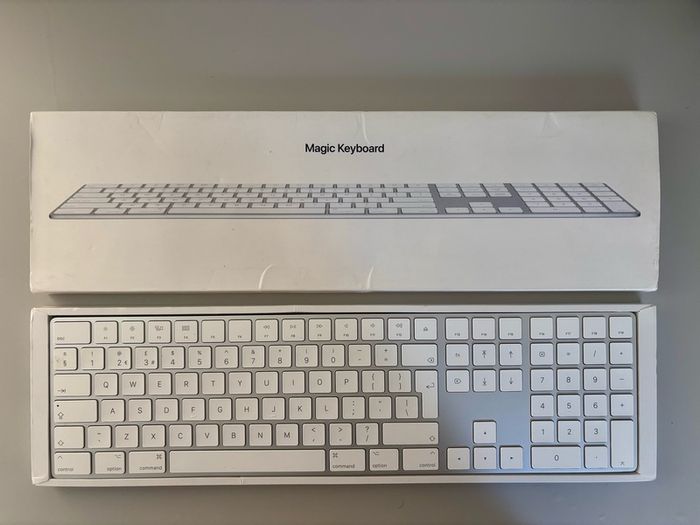 Apple Extended Bluetooth & wireless keyboard