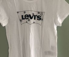 levis t shirt