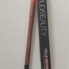Huda Beauty Lip Contour 2.0 shade warm brown 0.5g