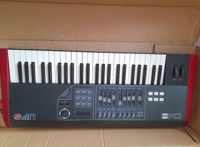 CME UF5 midi key keyboard