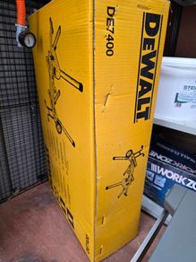 DEWALT Table Saw & Stand