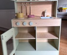 Little Dutch wooden kitchen