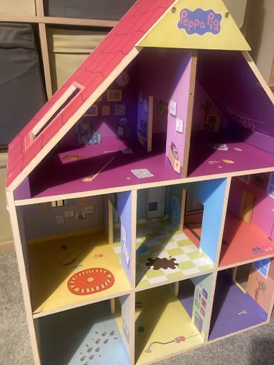 Peppa Pig doll house
