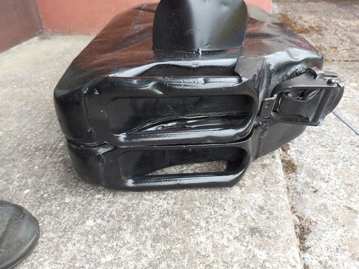 Not too sure what this is, looks like some sort of DRY ICE FOG Light Box