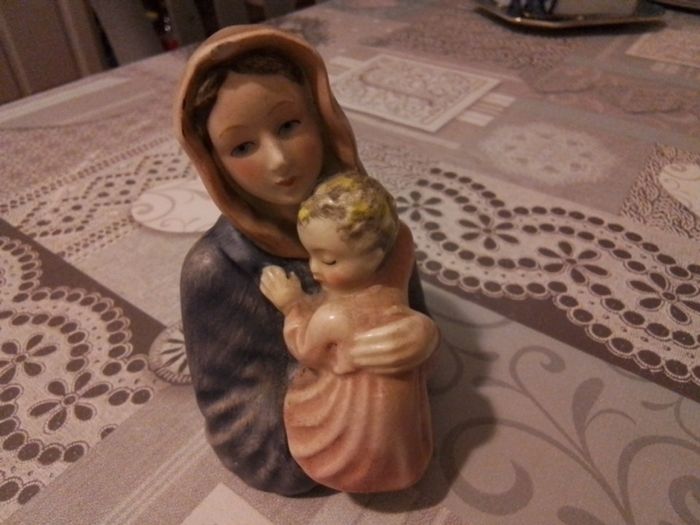 Goebel Mother & Child Figurine