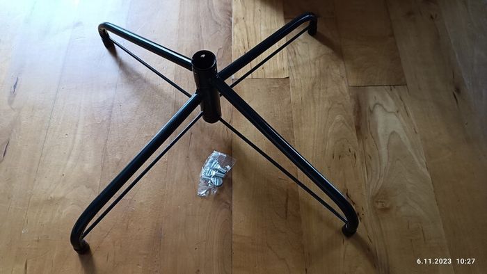 Christmas tree tripod iron