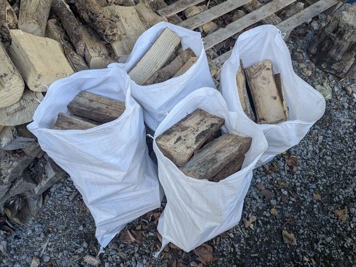 Hardwood firewood