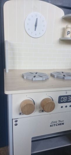play kitchen