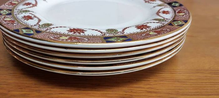 Vintage Arklow 812 Dinner Plates 23 cm diameter