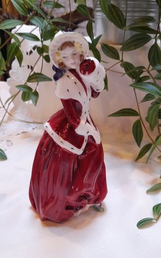 Royal Doulton figurine "Christmas morning "