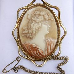 Vintage Gold Plated Shell Ornate Cameo