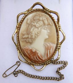 Vintage Gold Plated Shell Ornate Cameo