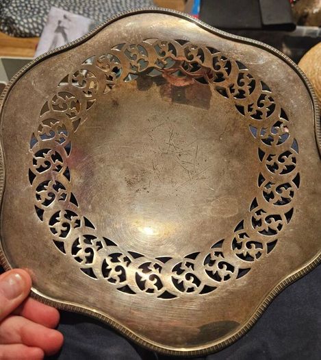 Range of Collectable Silver Plate Epns and Ceramic Items