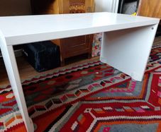 Minimalist white coffee table/Side table