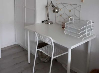 Ikea desk 20e Lamp 10e