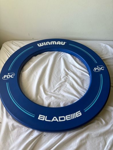 Winmau Blade 6 and accessories