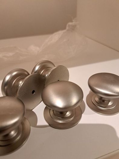 knobs