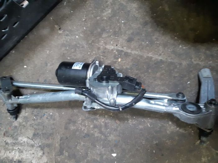 Bmw 3 E90 E91 E92 320d 325 330 05-2010 Windscreen Wiper Motor & Linkage 6978264