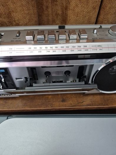 sanyo boombox