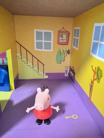 Peppa Pig wooden house with Baby Evie RRP 69.99