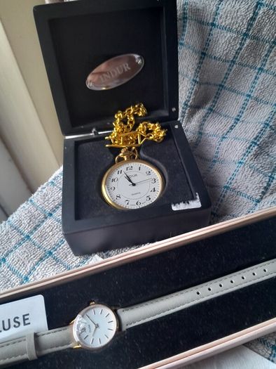 lot of jewellery