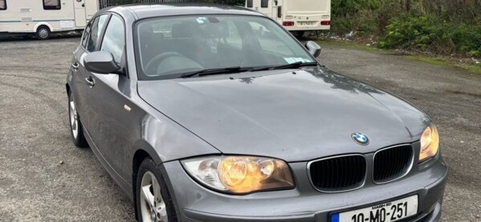 BMW 1-Series 2010 with CarPlay radio