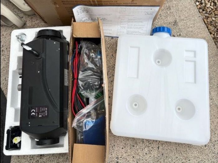 New  12V Air Diesel Heater 5KW Diesel Parking Heater LCD Switch Diesel Heater Muffler for RV Motorhome Trailer Trucks Boats come with tank full kit