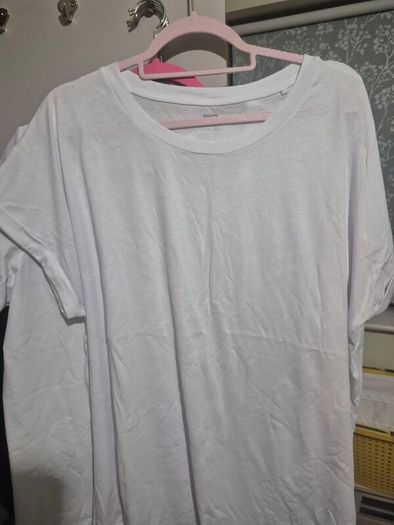 Tops size xl. All brand new some without tag. E2 each pr can do bundle on all