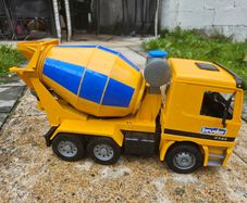 Bruder Mercedes Actros TGA Cement Mixer