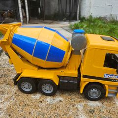 Bruder Mercedes Actros TGA Cement Mixer