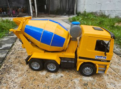Bruder Mercedes Actros TGA Cement Mixer