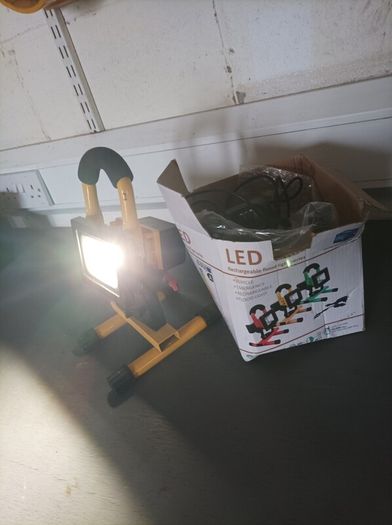 Led rechargeable lights