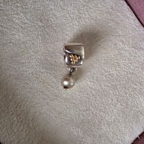 Pandora dangle pearl and 14k gold grapevine charm in great condition