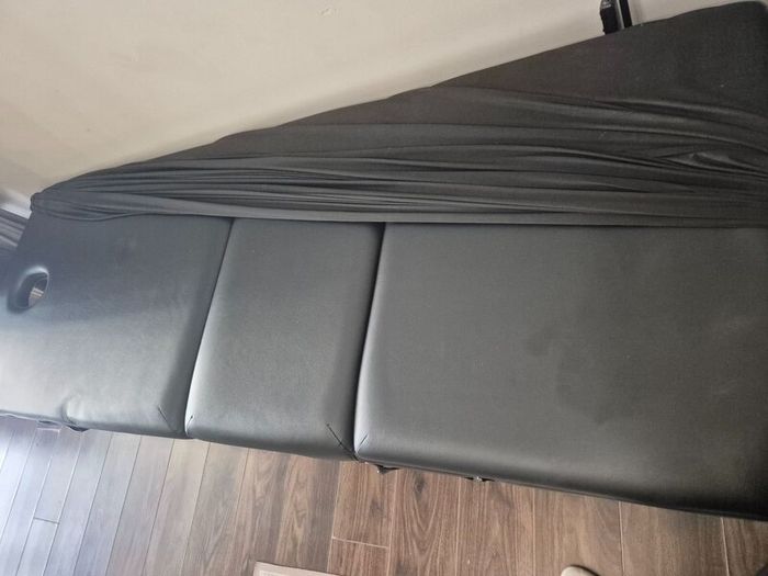 Massage beauty bed