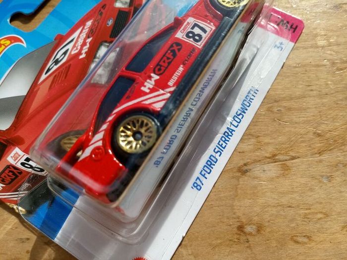 Hot Wheels '87 Ford Sierra Cosworth Red Short Card