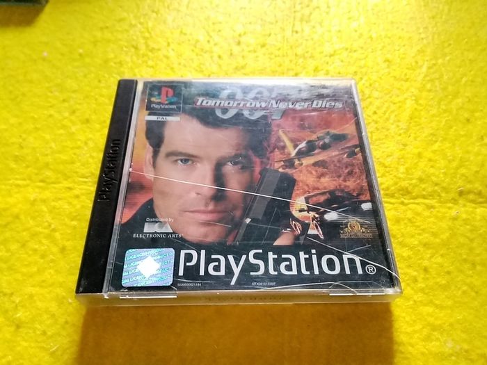 007 Tomorrow never dies PlayStation 1 Ps1 PlayStation 2 ps2 games Original Pal version