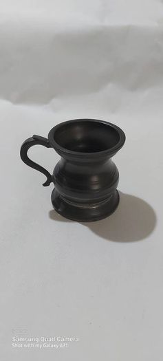 Gill pewter measure ,used condition,,see pictures for condition,,hard to come by ,,buyer collects or pays postage thank you,,take as is ,
