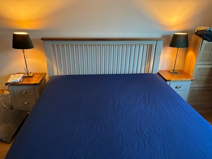 King bed, matching lockers and chest of drawers