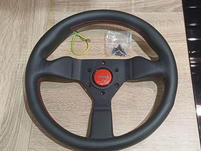 Momo Steering wheel