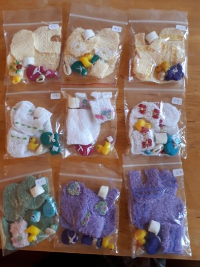 Bathroom mats + accessories for dolls house