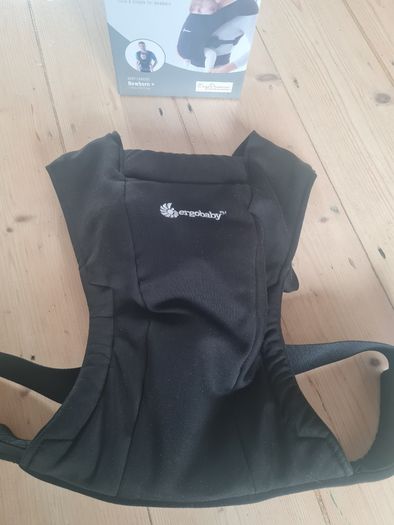 Ergobaby embrace baby carrier