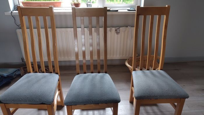 4 chairs please read description